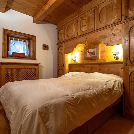 Casa Lacedel 1, On Slopes * Cortina d'Ampezzo